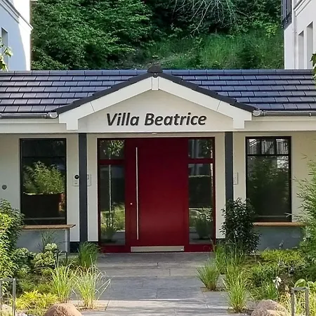 Beatrice - 10 